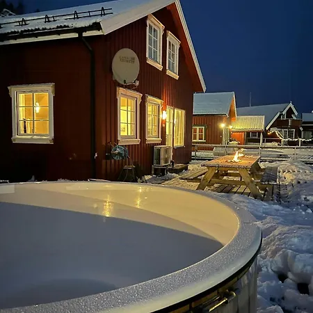 Cosy On Jetty In Lofoten Skrova
